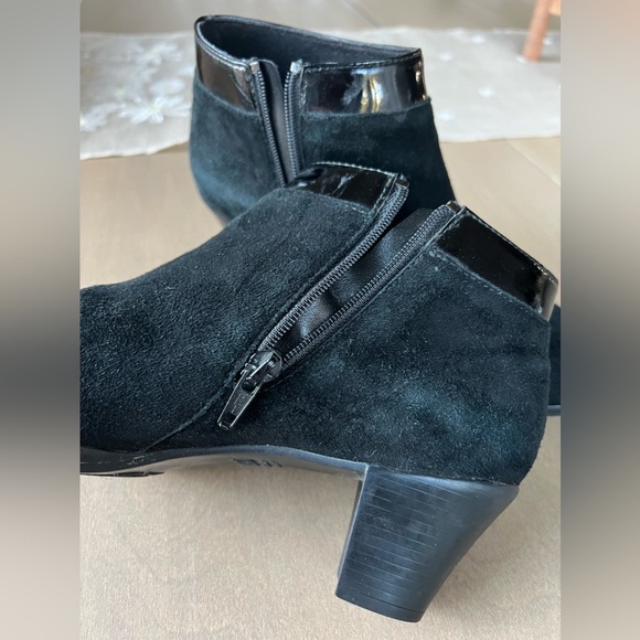 Munro Hope High Heels Black Suede Ankle Boots - Picture 5 of 9